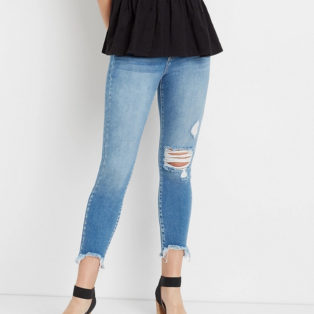 Kancan Vintage High Rise Destructed/Distressed Skinny Jean in Blue Size: 25